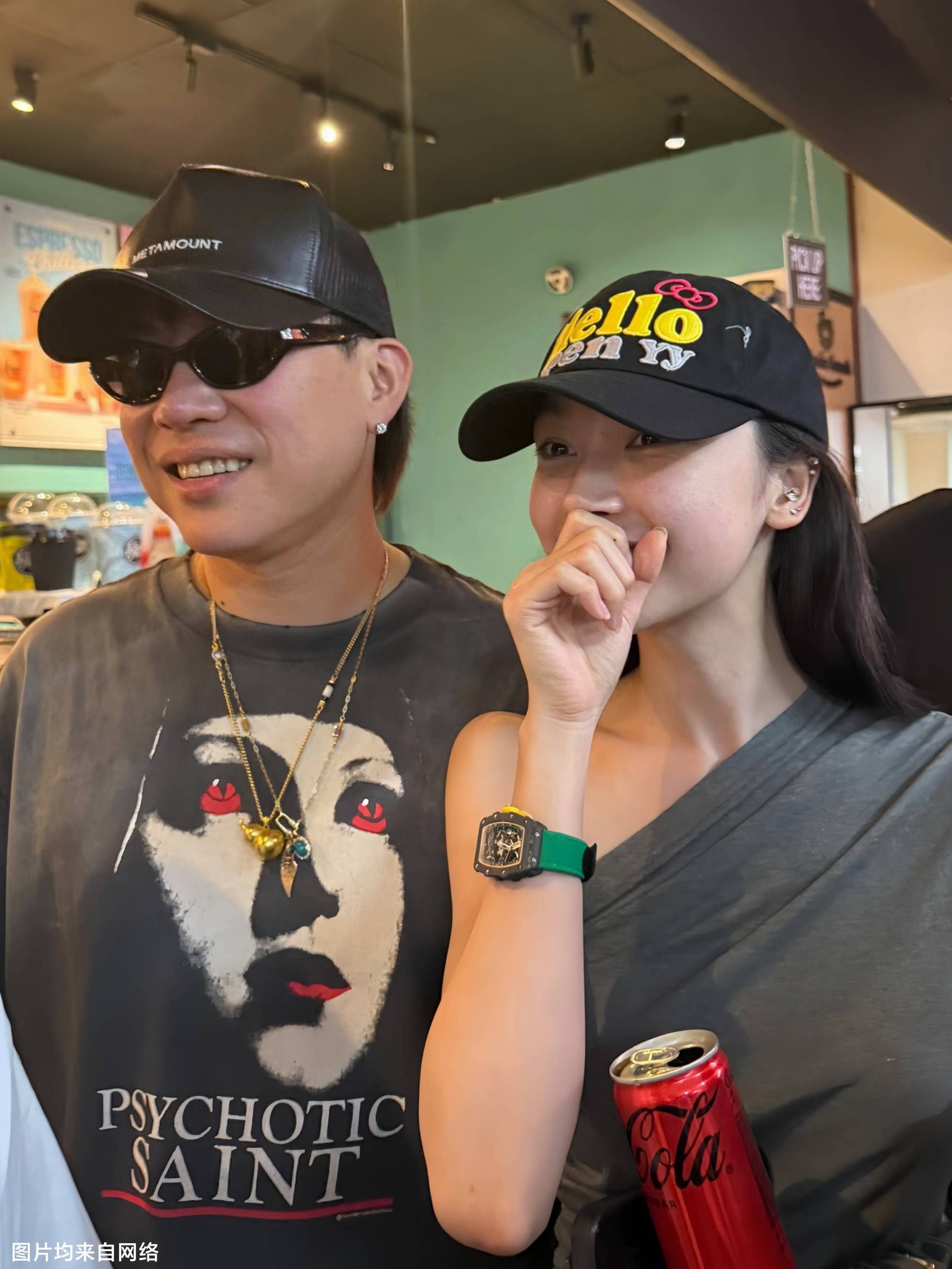 胡彦斌易梦玲同框！这身松弛感穿搭太好抄 ~ 