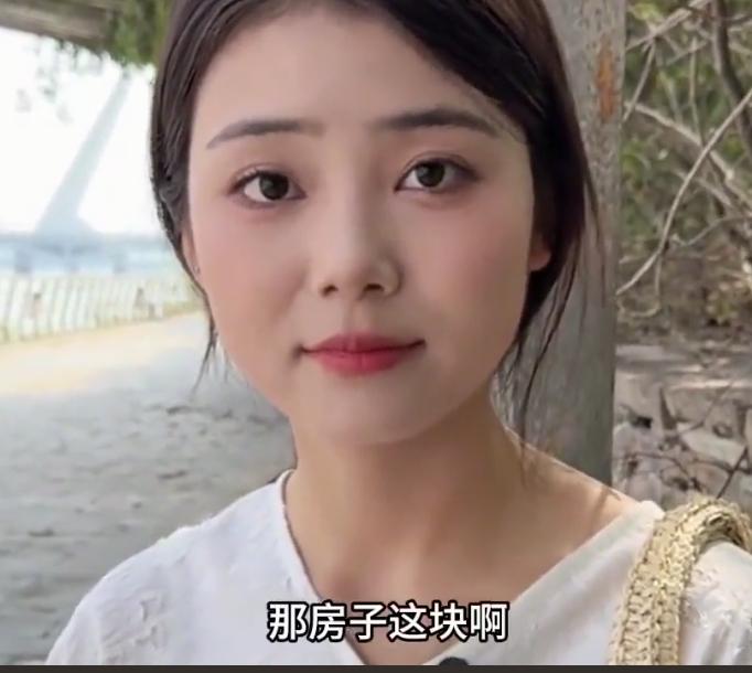 离婚两年，今天终于鼓起勇气来相亲。
走出那段失败的婚姻，这两年慢慢抚平心里的伤痕