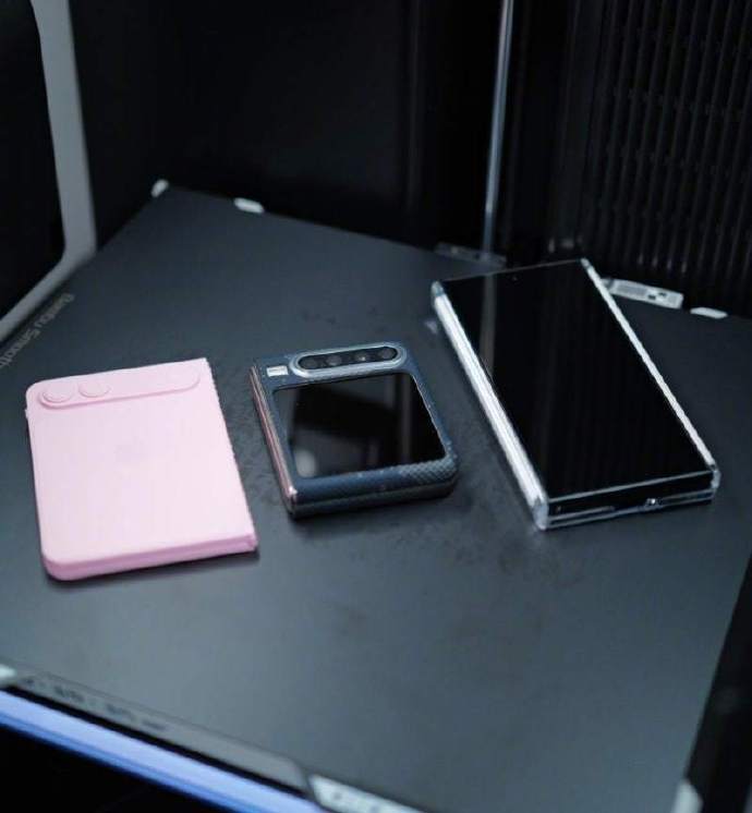 苹果iPhone Fold同华为Pura X以及三星Galaxy Z Trifo