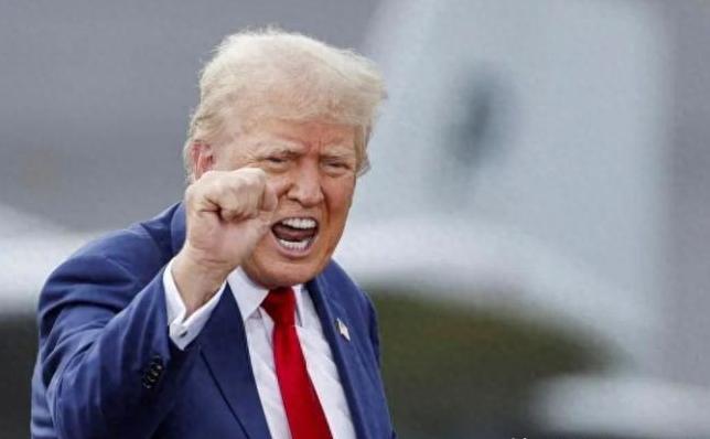 特朗普拿中国一点办法都没有，不是他不想动手，是根本不敢动。
 
特朗普刚放狠话要