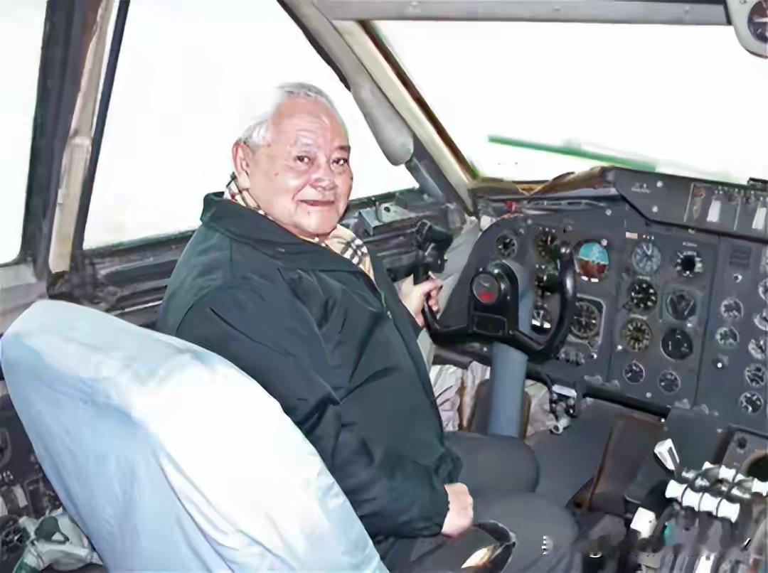 新中国第一代飞机总设计师、运-10副总师，于2026年4月12日在上海逝世！
