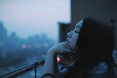 河南，女子结婚5年，花了丈夫1万块钱，结果被丈夫怒斥败家，之后每次女子问他要钱，