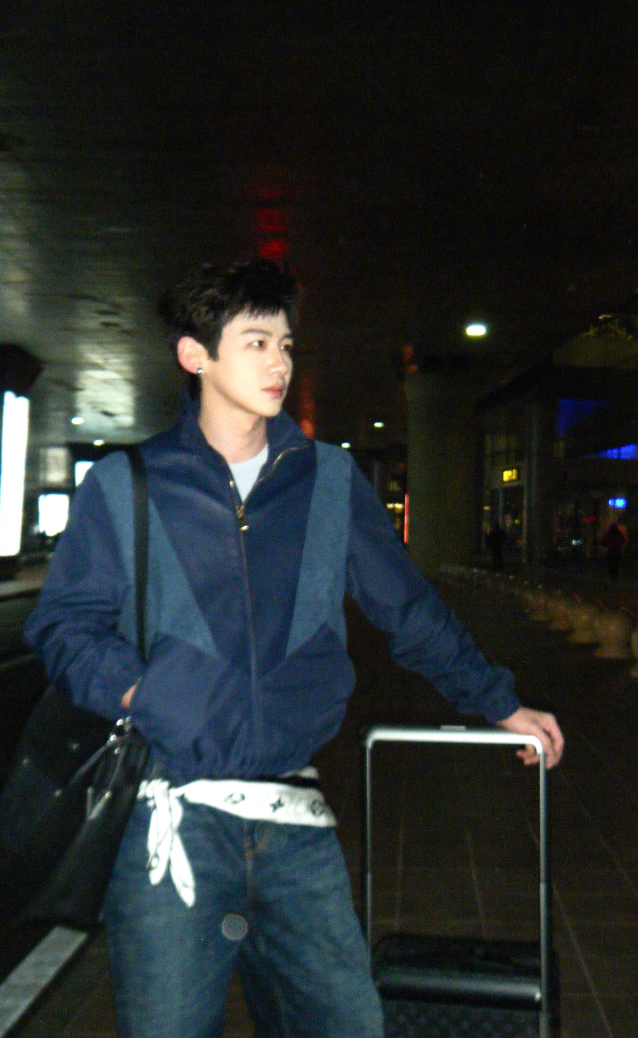 喜欢这个0033 7788 •̀֊•́白敬亭 