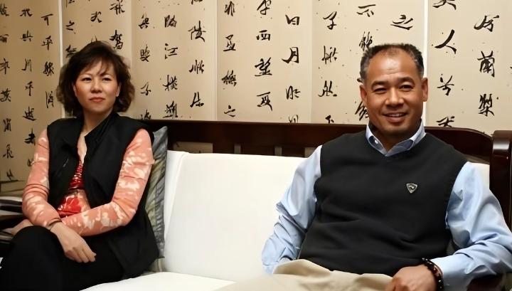 李宁回妻子