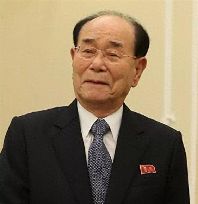 急报！平壤传来重磅消息，一位“三朝元老”谢幕了！
 
据最新报道，朝鲜方面宣布了