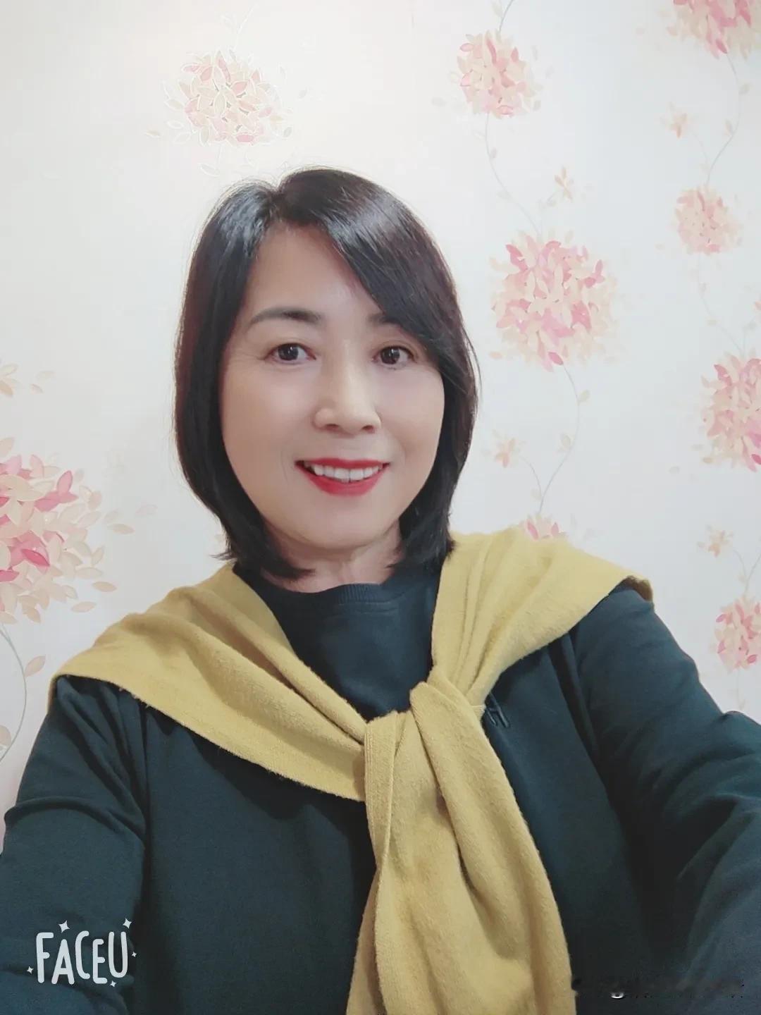 我焗染头发这事儿
随着年龄的增长是逐渐变化

由最早的每半年焗染一次
接着就变成