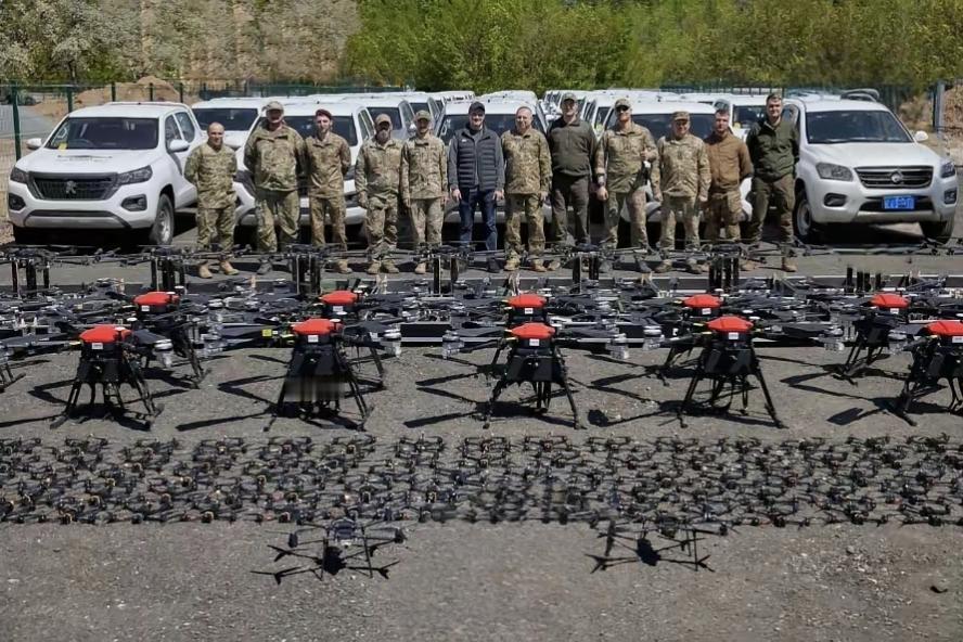 34岁的费奥多罗夫成乌克兰国防部长，这位90后极客从没当过兵，却靠真本事改写乌俄