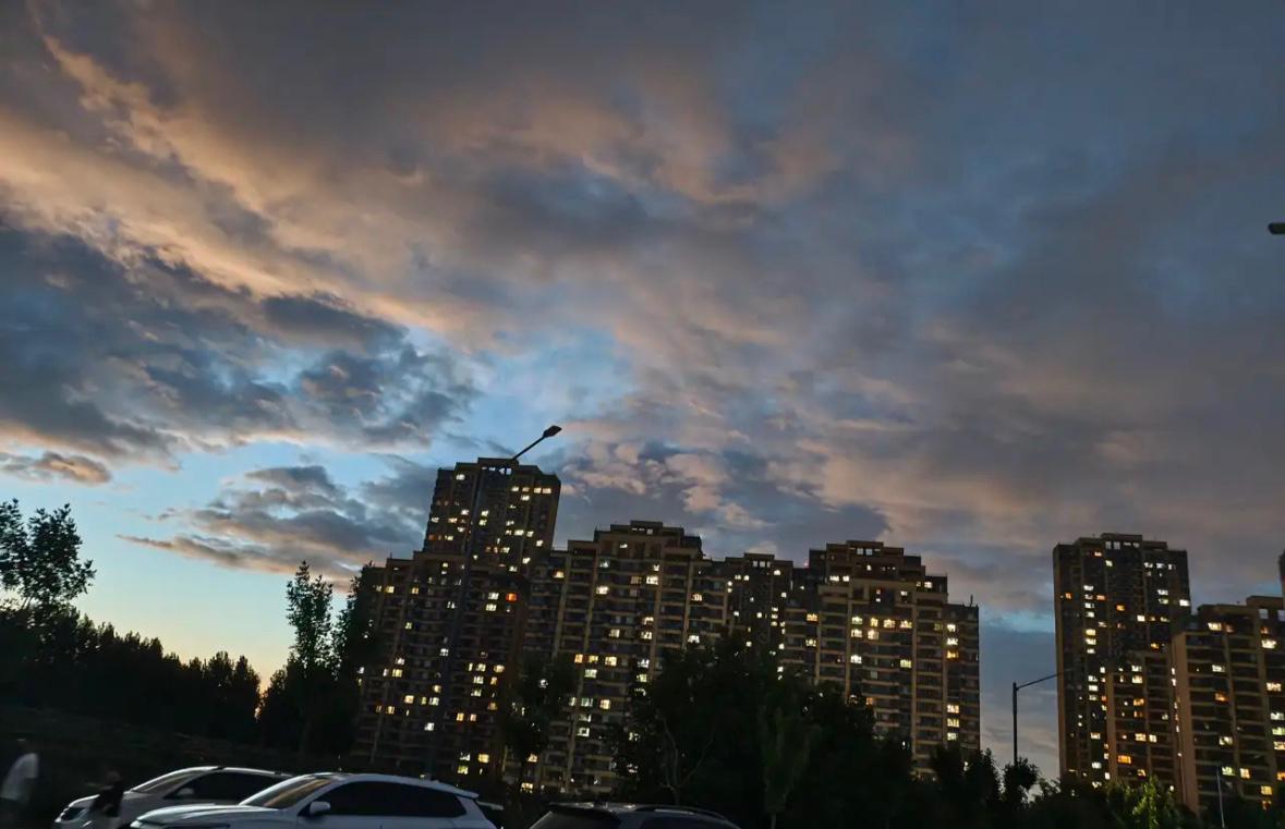 果然巴威台风没有过来济南，到了山东的边界处，就赶紧往东北方向跑了，贴着山东的海岸