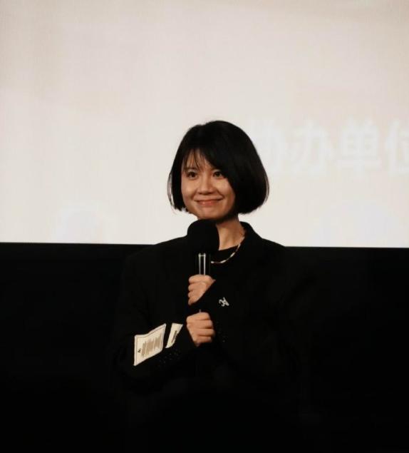 邵艺辉新年文自谦“虚度光阴”，被粉丝催更：什么时候挥一勺？
全网笑晕！《爱情神话