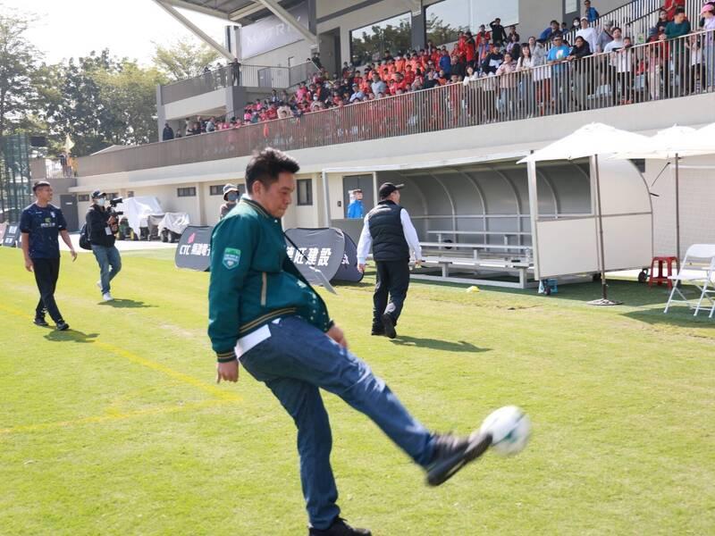 澳大利亚做得好！湾湾吃瘪

啥事？
湾湾女足在澳大利亚踢比赛
澳大利亚严格按照一