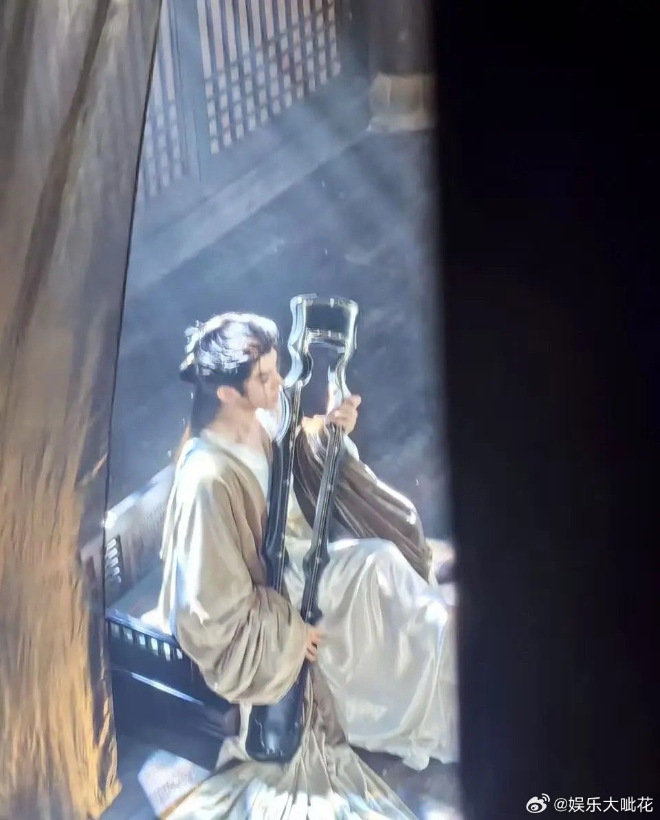 百妖谱有这好东西不早点拿出来，邓为在里面的妆造完全神来的吧....高糊画质是不是