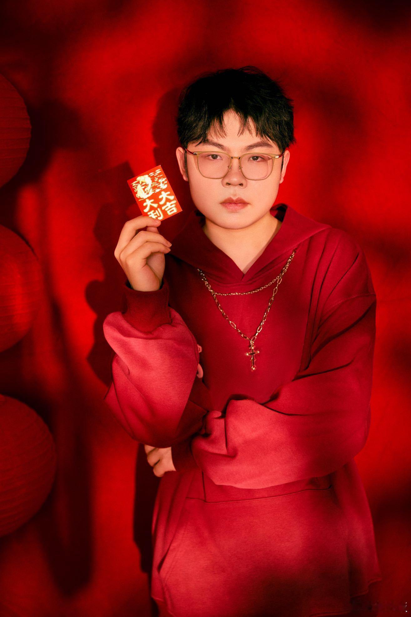 KPL[超话]  KSG红红火火 KSG全员红装上阵，新年的氛围感直接拉满了 