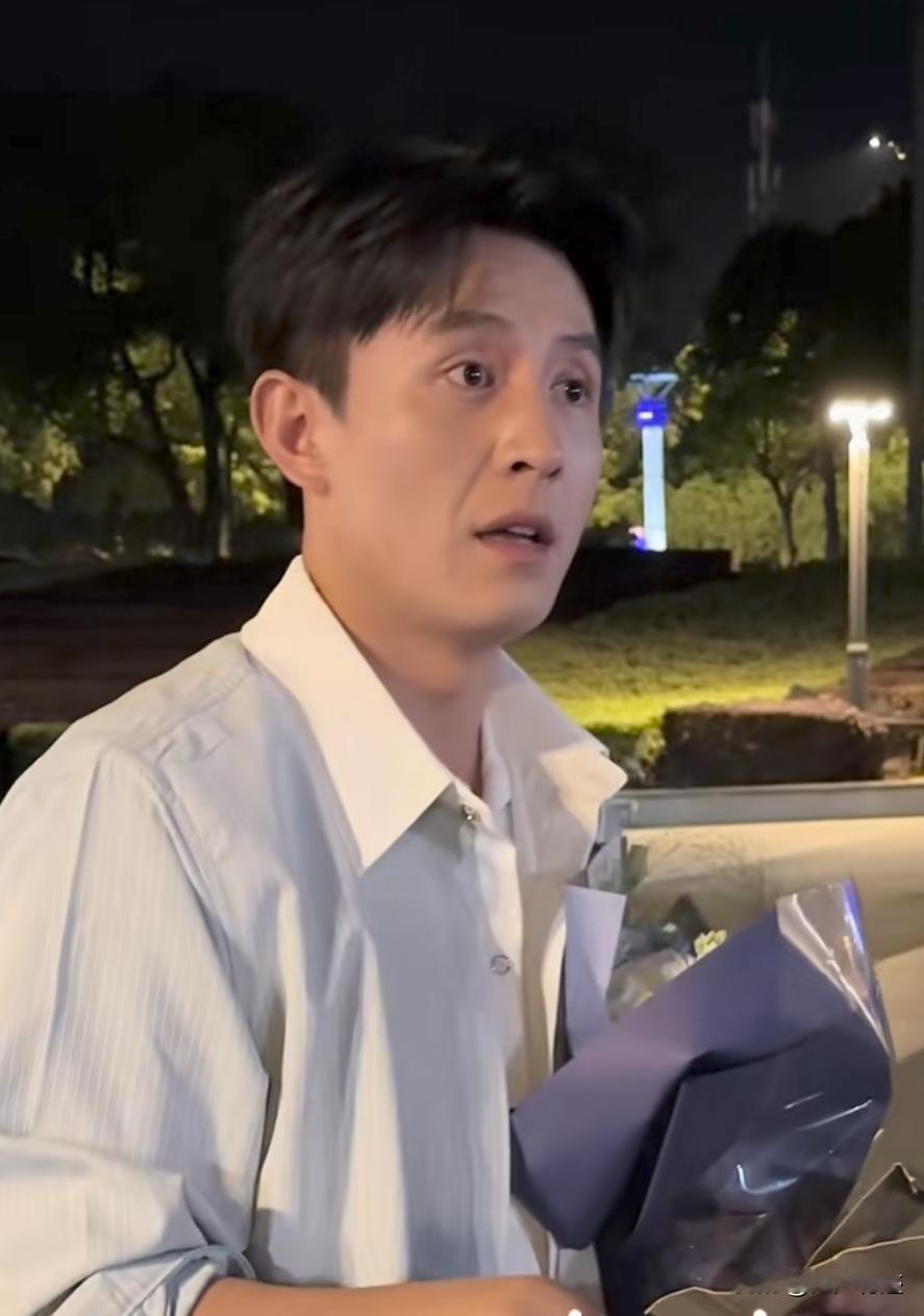 这个短剧男演员28岁，长了一张45岁的脸，有人说他这种脸抗老。
这个，可不一定哦