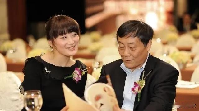 有网友评论说，资本只为逐利，没有什么道德可言，但是资本也需要遵守法律，而哇哈哈如