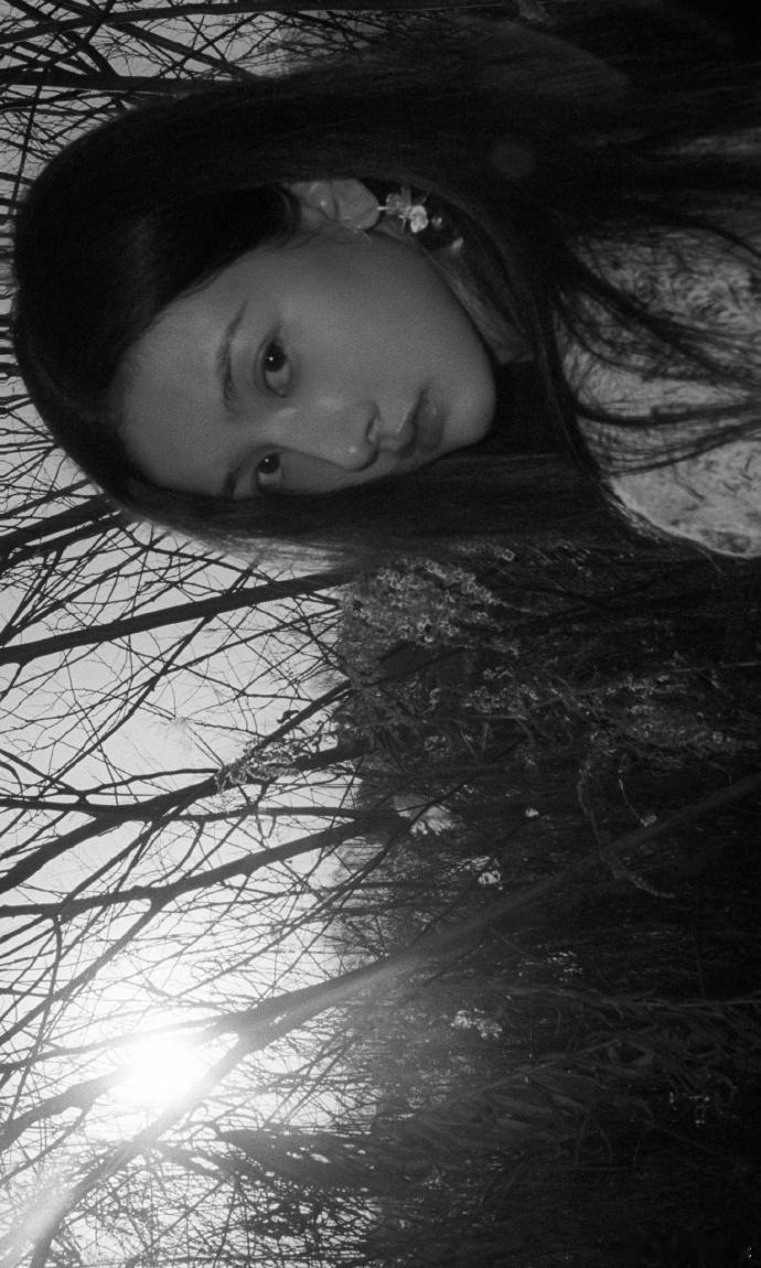 宋祖儿素颜写真宋祖儿缓存沿途的风景宋祖儿素颜写真九宫格 宋祖儿素颜九宫格好真实，