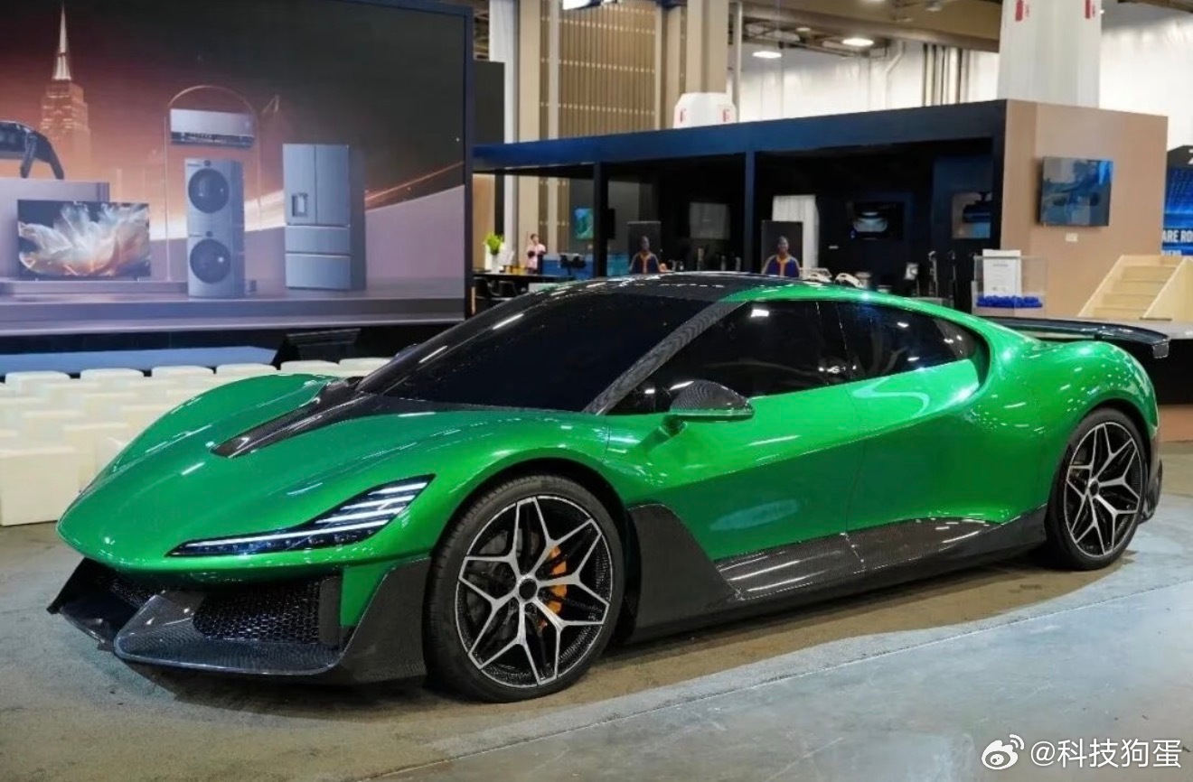 今年AWE2026看到追觅的跑车，真蚌埠住了哈哈哈因为抄布加迪，所以乍一看车头还