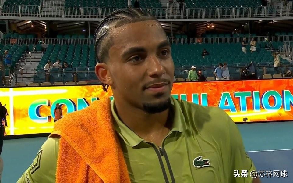 🇫🇷菲斯6-0 6-1西西帕斯🇬🇷
他现在5比0西西帕斯
✅迈阿密R16