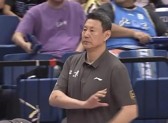 李楠赛后感慨：很少在CBA碰到吉林这种打法。新赛季首战，吉林一上来就拿出了极具辨