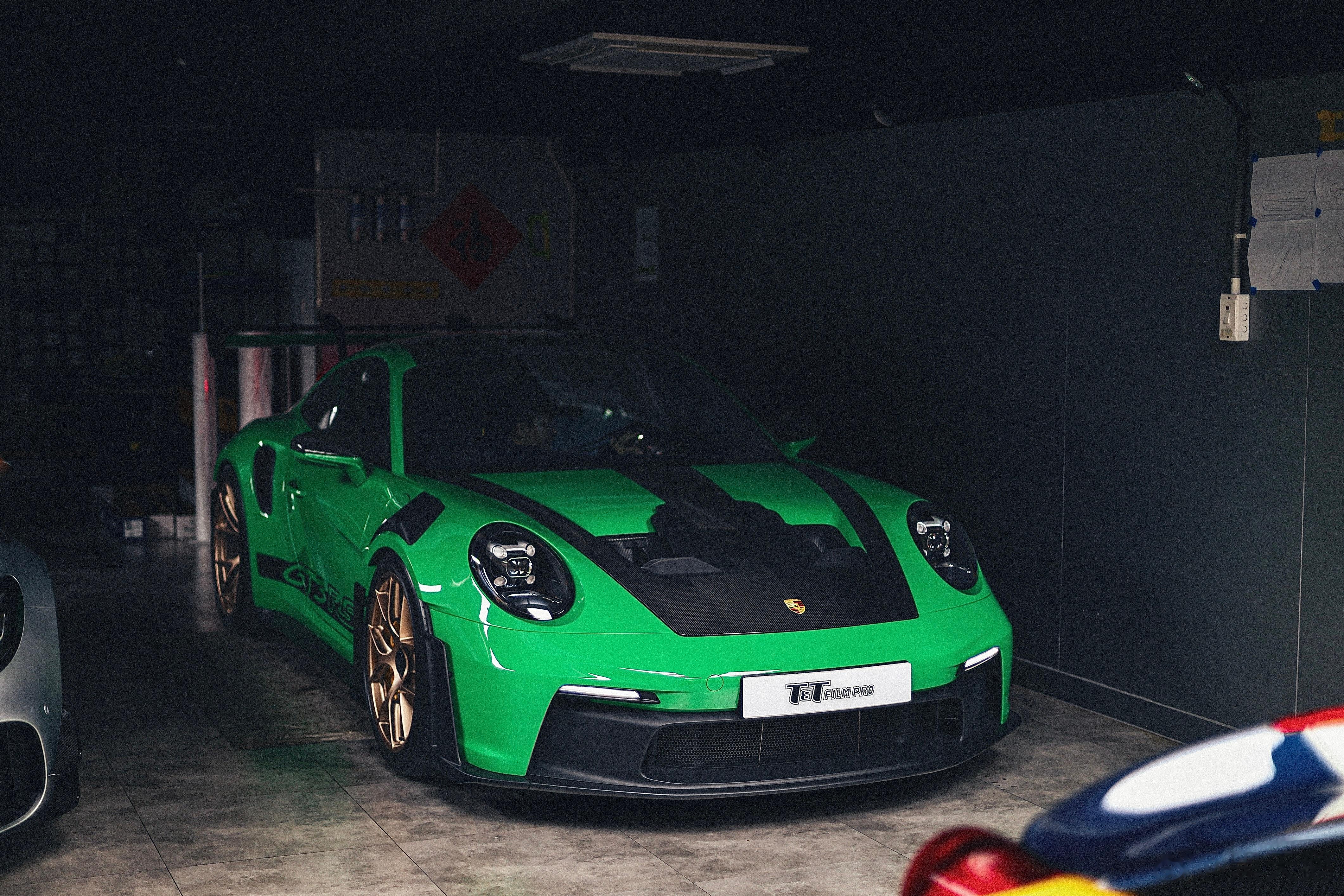 可以说992GT3RS帅，但没法说好看[二哈]Python Green漆面越来越