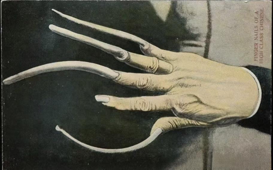 nails  of  a  high  class Chinese”，一位中国贵