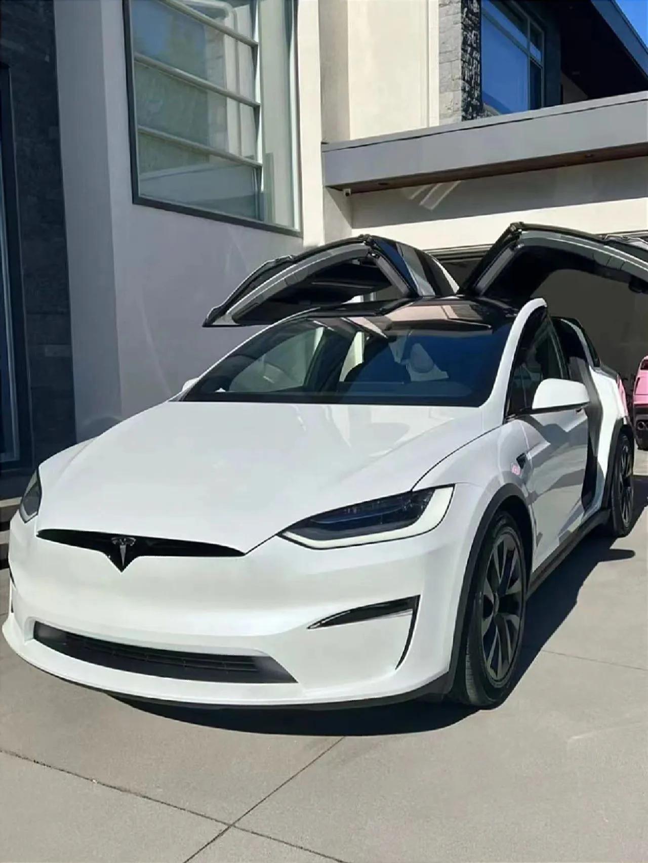 Model X：不仅是辆车，更是一种生态。


特斯拉Model X是一款高性能