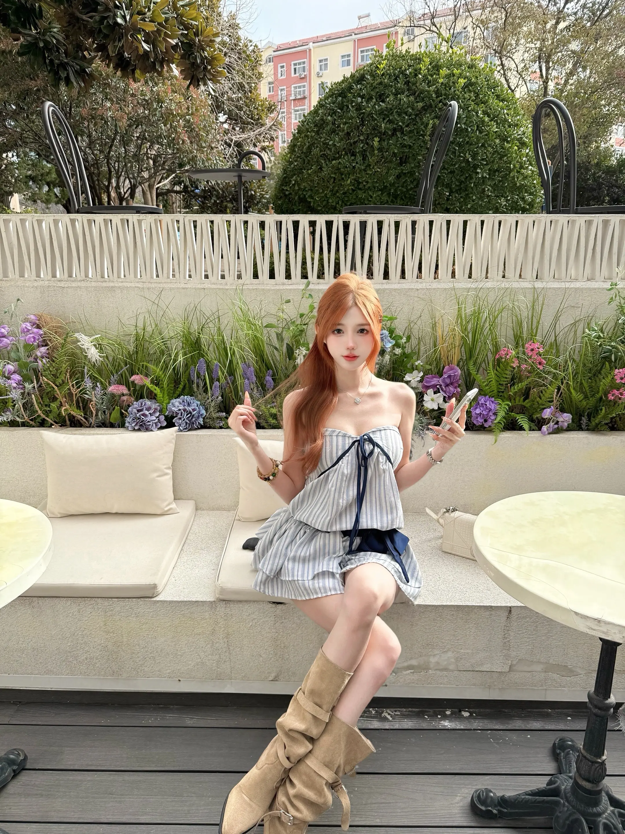 本以为尿的够高就可以遮住眼泪。