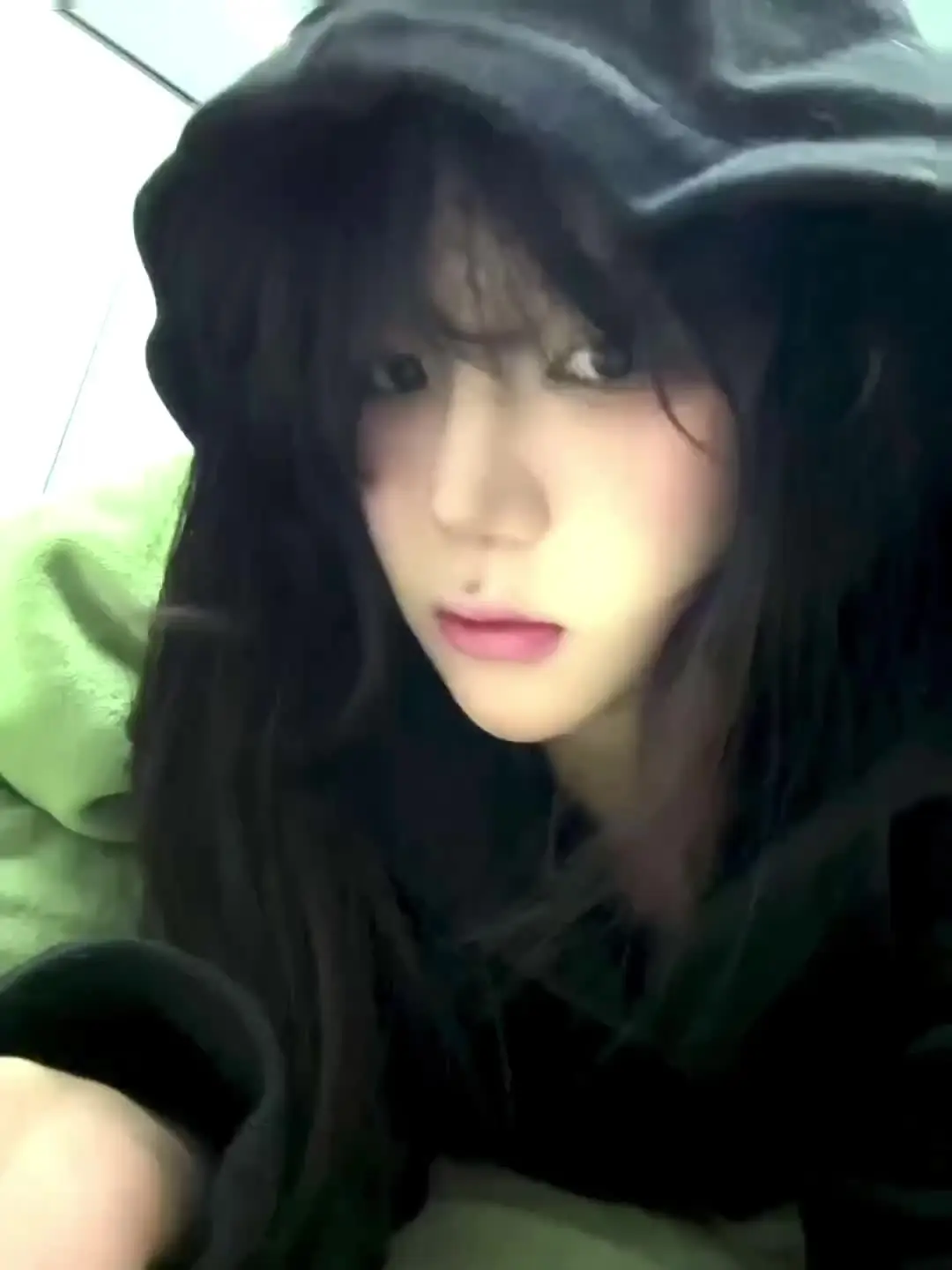 于是我开始爱睡觉 爱平躺 爱一切能让我快速入眠的东西 人生太过劳累 我...