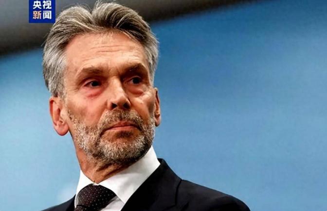 荷兰突然服软：暂停干预安世半导体！但中方不满意，事情还没完

时隔50天，荷兰以