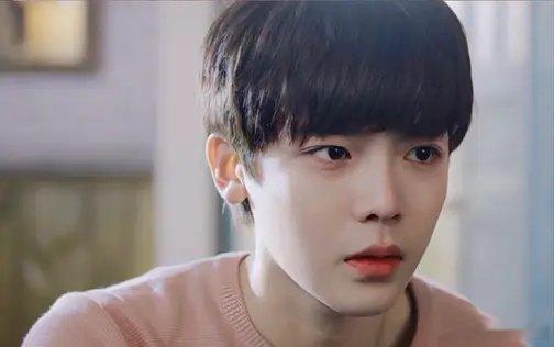 侯明昊什么时候也开始一部剧一张脸了 ​​​