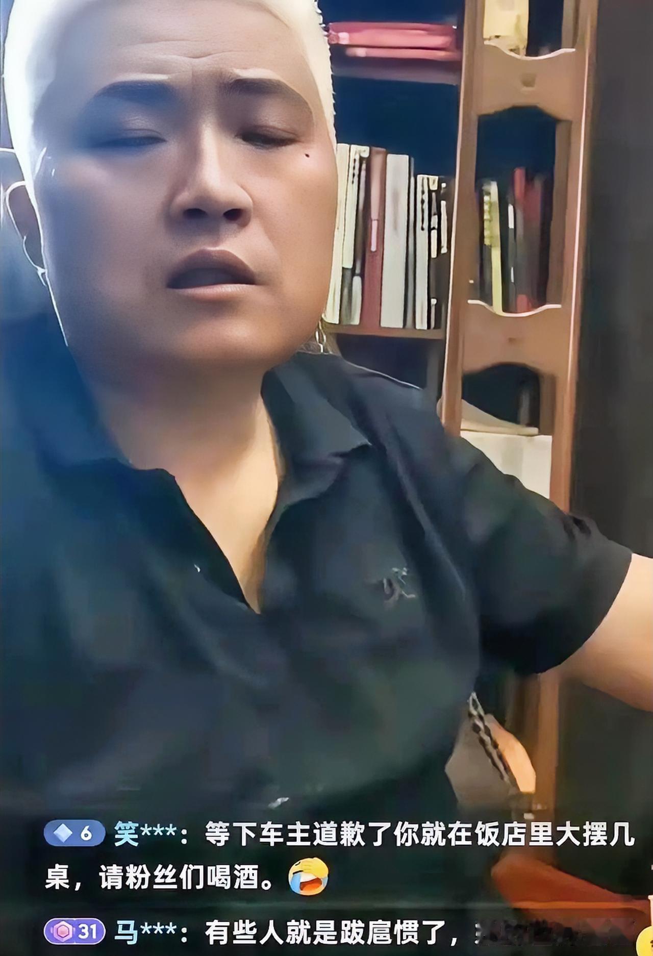 长沙闵先生车位被占8天，终于在街道、司法所和女车主单位十几人调解下拆了U型钢管，