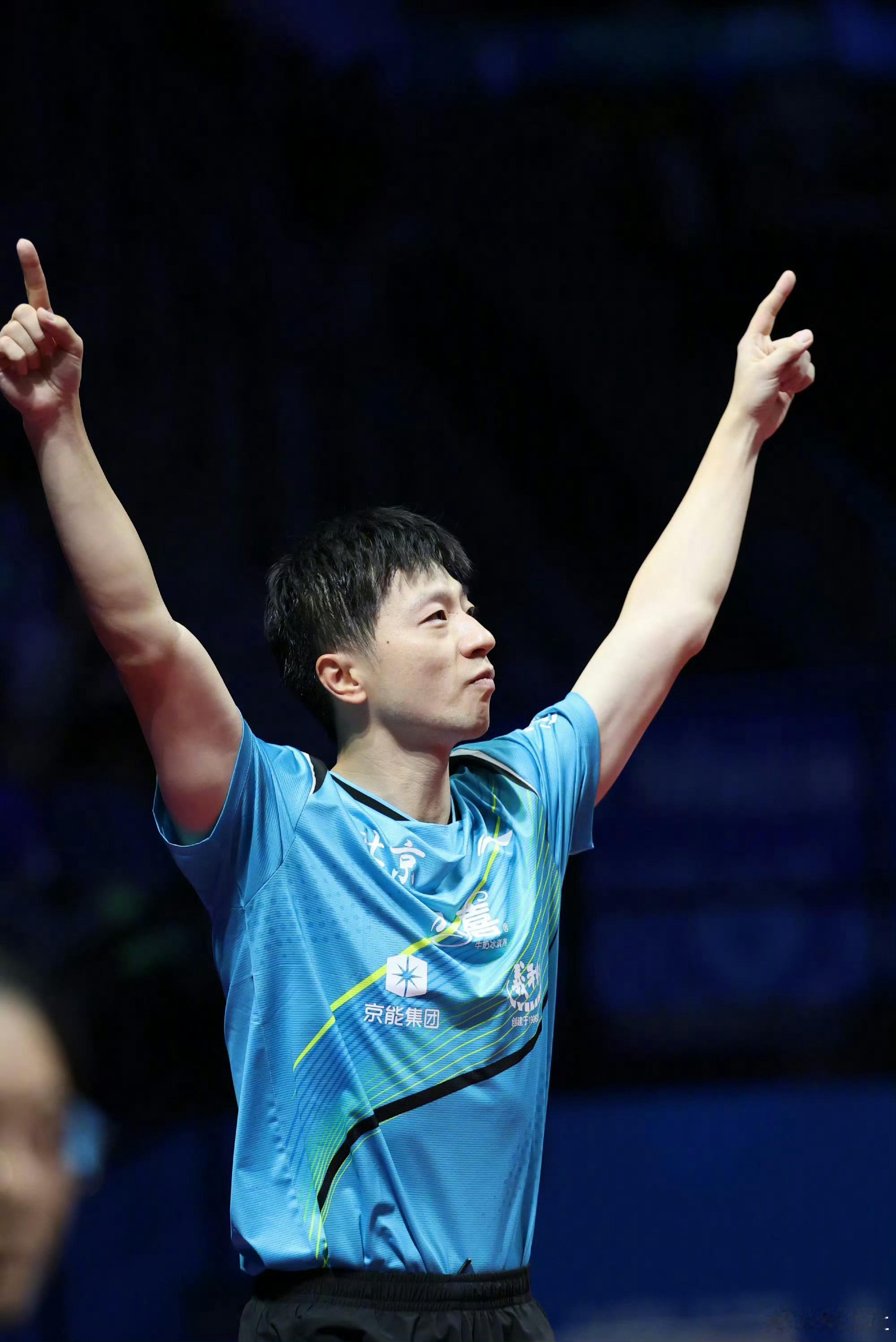 365张爱上马龙的人生照片第125张：马龙的又一次胜利，真真正正的胜利！无论是面