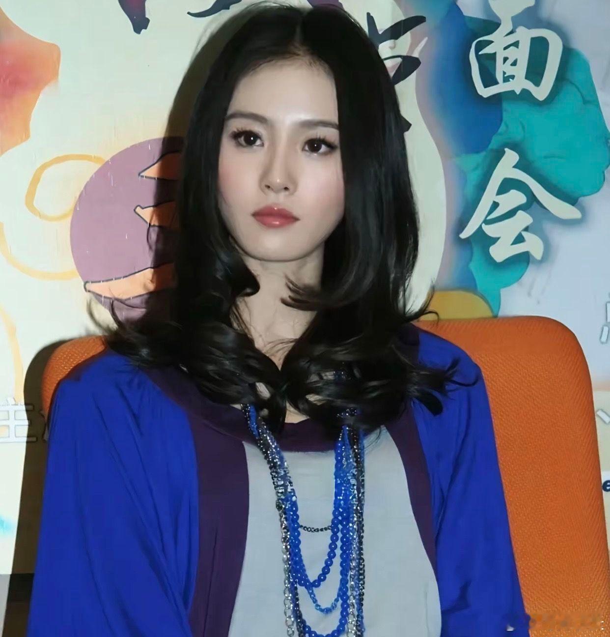 不张扬不抢镜，刘诗诗就是让人移不开眼 