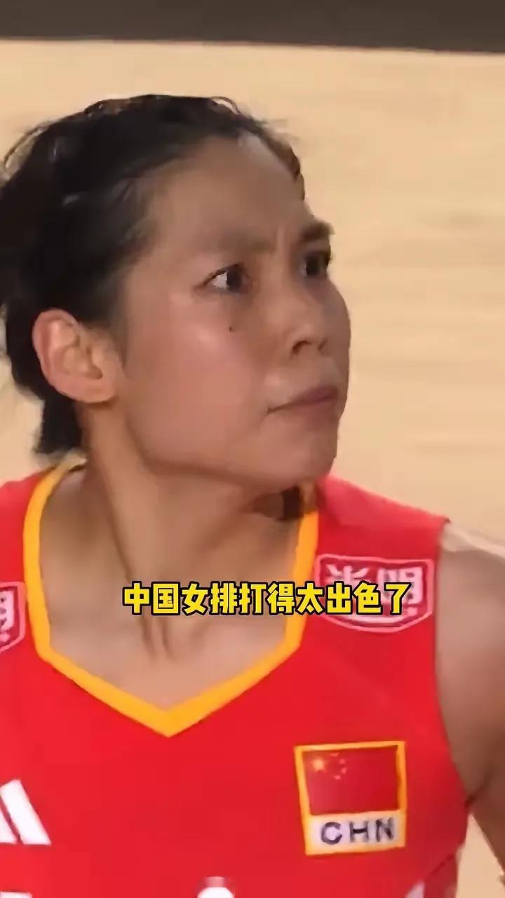 中国女排将迎来庄宇珊时代。
庄宇珊是目前中国女排主攻继李盈莹之后不可或缺的队员。