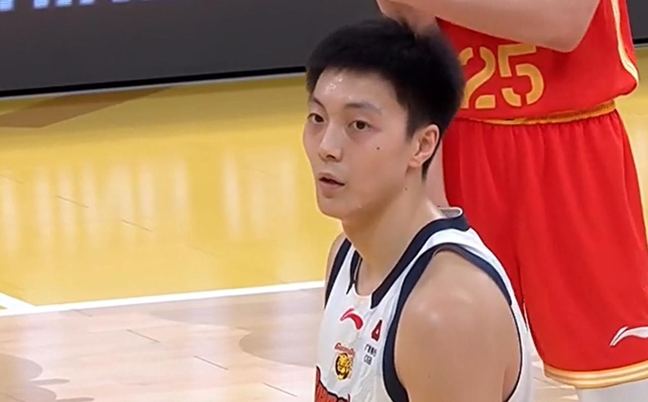 广东队迎来1个坏消息，后场主力伤病严重，走路都疼！

最近这几场球广东队确实打得