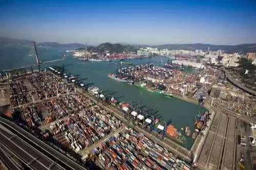 长和这次表现的比较强硬，明确表示了对巴拿马裁定的强烈反对！目前该公司已经积极果断