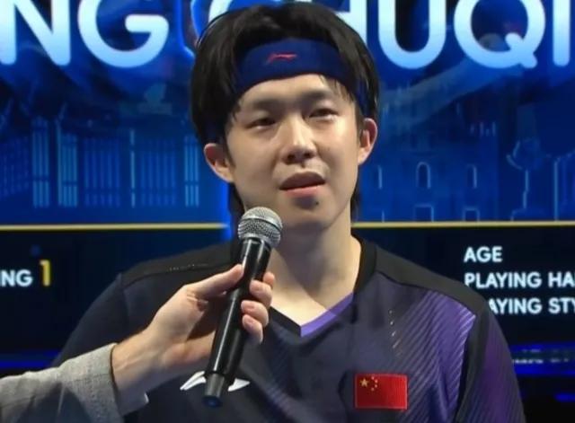 世界杯的赛场上，他独守半区，每一步都像走在刀尖上。国乒男队四名队友早早出局，王楚