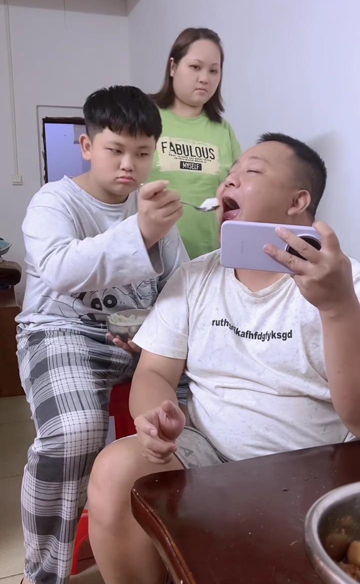 哎呦我的妈，哈哈。
