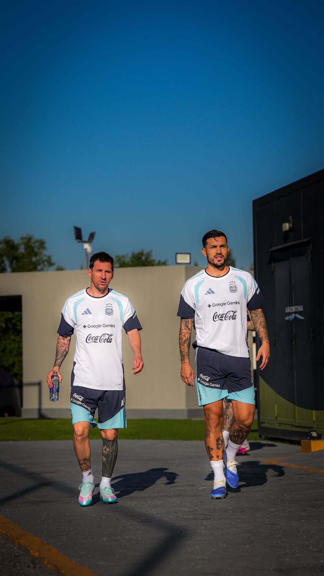 LEO + LEA😎🇦🇷!!!梅西 &帕雷德斯 😍😍😍😍😍😍阿