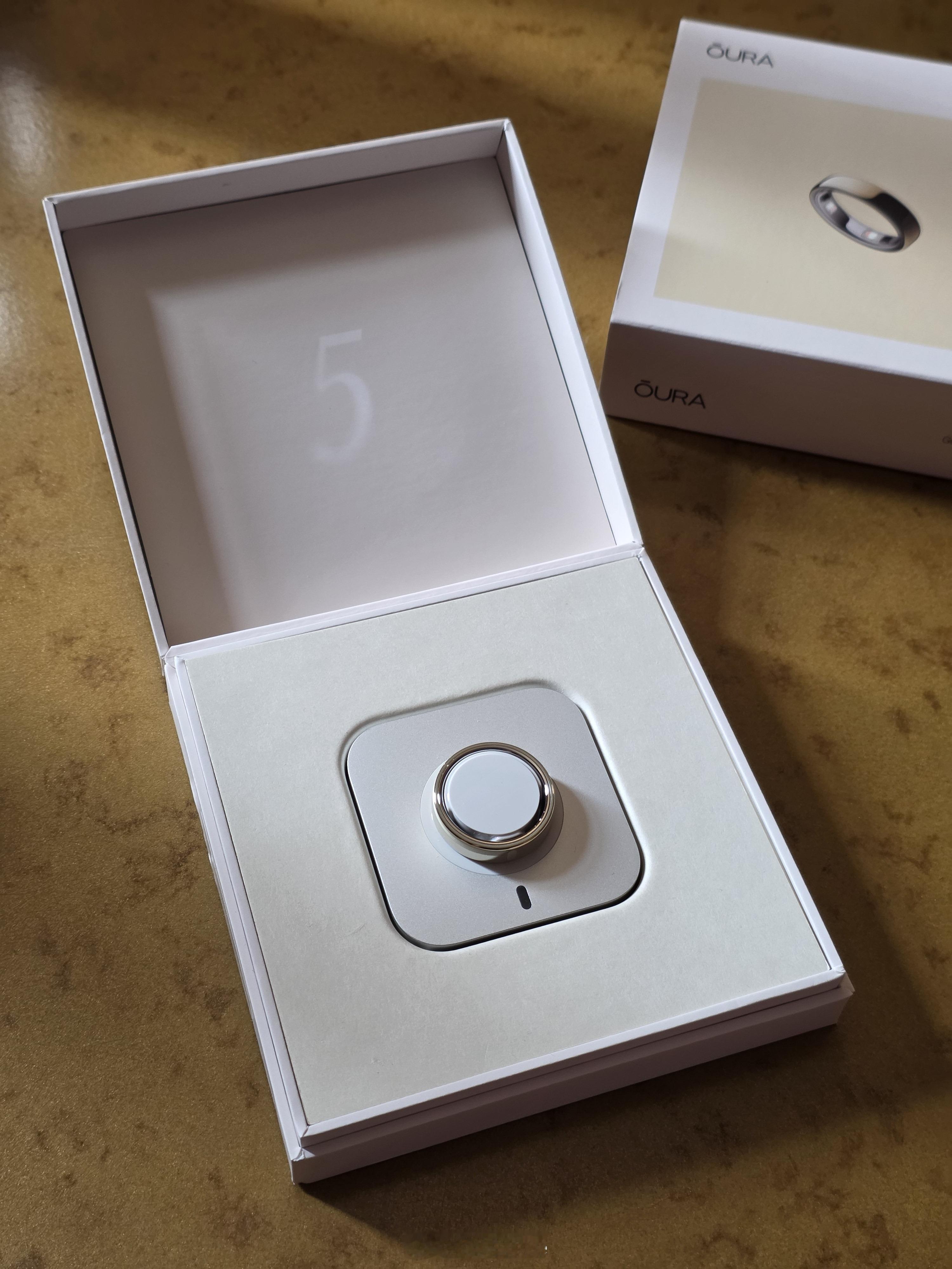 Oura Ring5 简单开箱～ 交了 70 美元的年费订阅才能用，一开始不理解