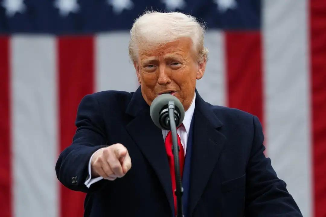 日本首相高市早苗近日在台湾问题上的政治冒险，俨然成了一场狼狈的“高空走钢丝”。在