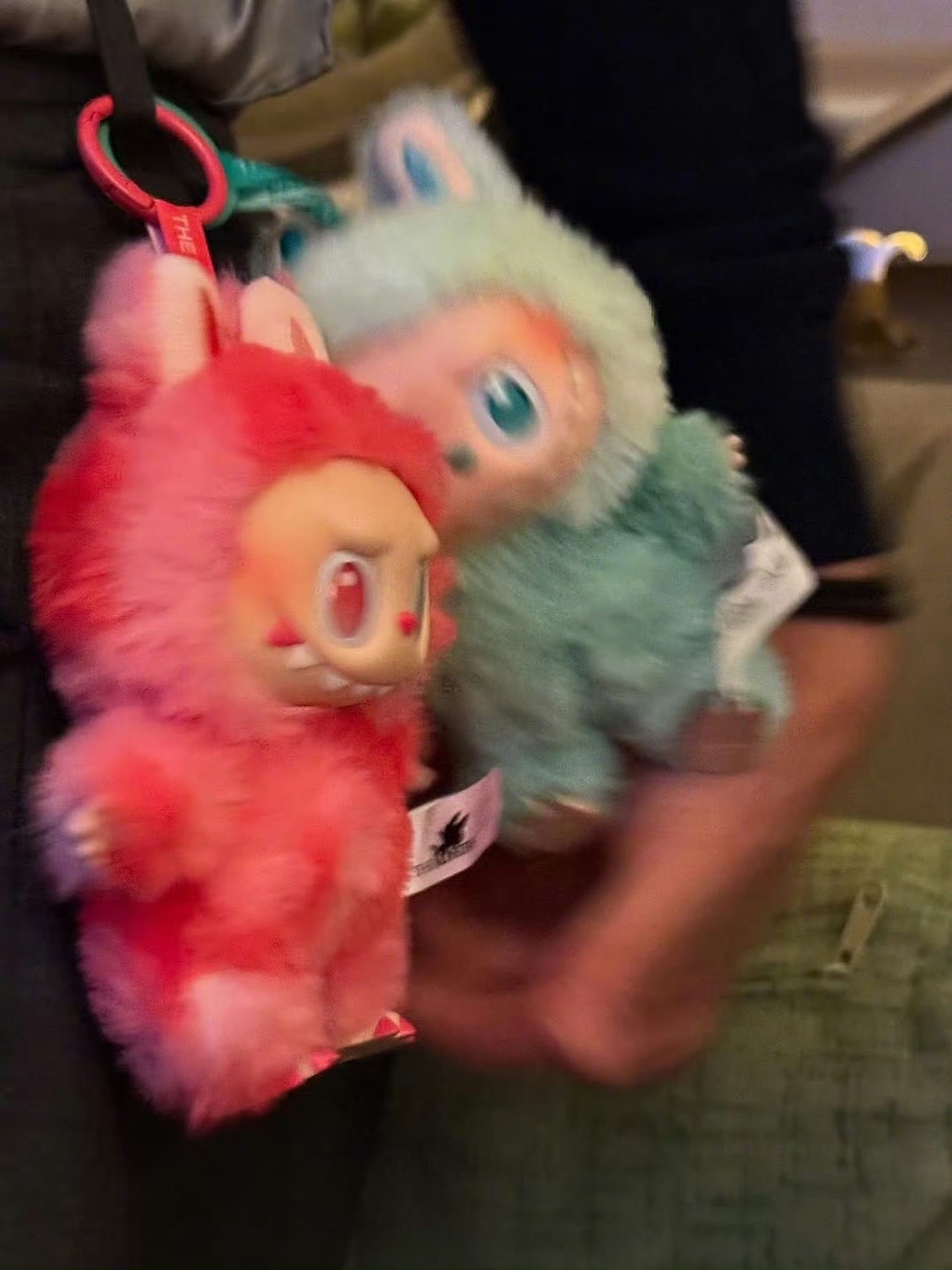 金泰亨晒labubu金泰亨也有labubu金泰亨也有labubu，我趣哈哈哈，[