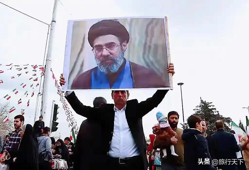 传伊朗新领袖穆杰塔巴正在莫斯科抢救，俄官方一句话回应信息量大

来源:问问谈财经