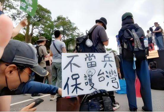 台岛内爆发逃兵潮？2026年1月9日，特朗普发涉台最新言论，大陆一锤定音！
 