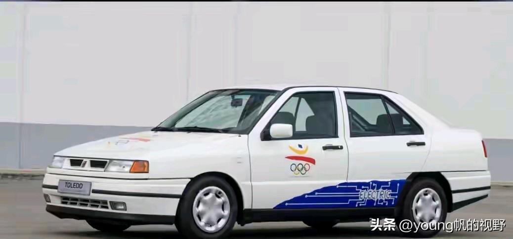 早期奇瑞旗云轿车，原来也是有原型车的，就是大众西雅特轿车。这款车是90年代初期西