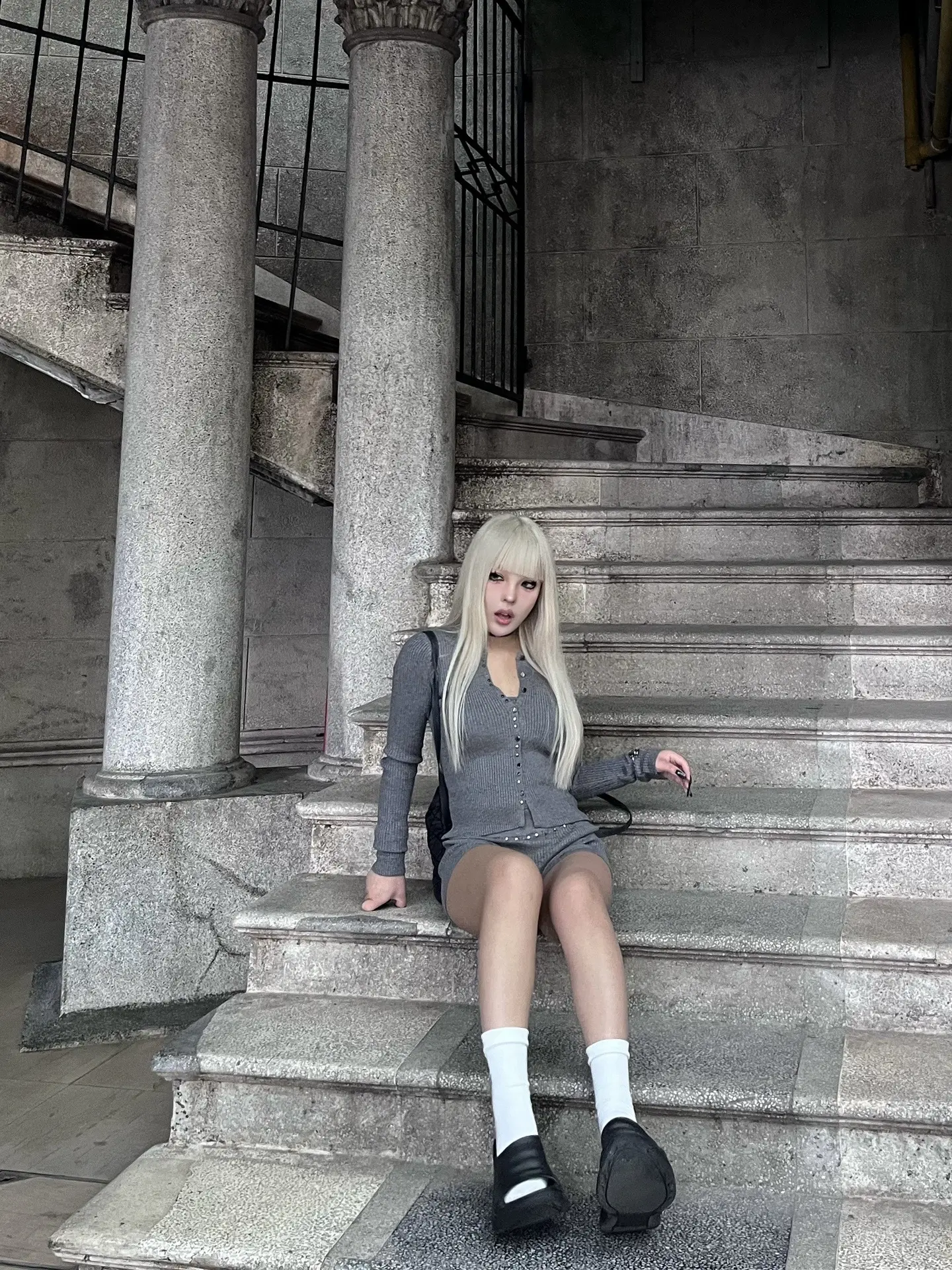 我只是说话凰点 实际牵手我都脸红