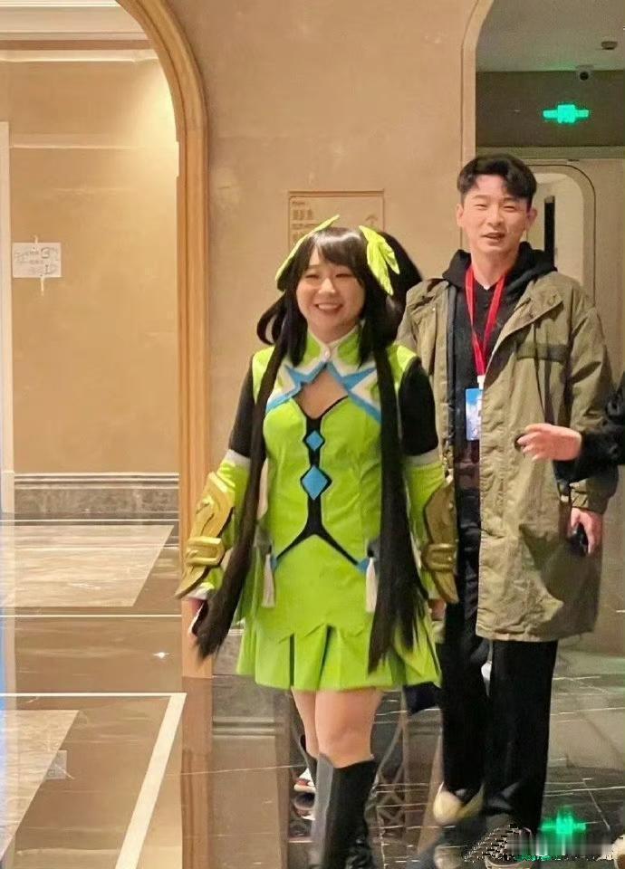 这是傅首尔。果然，离婚对女性而言，无异于一次焕然一新的医美之旅 ​​​
