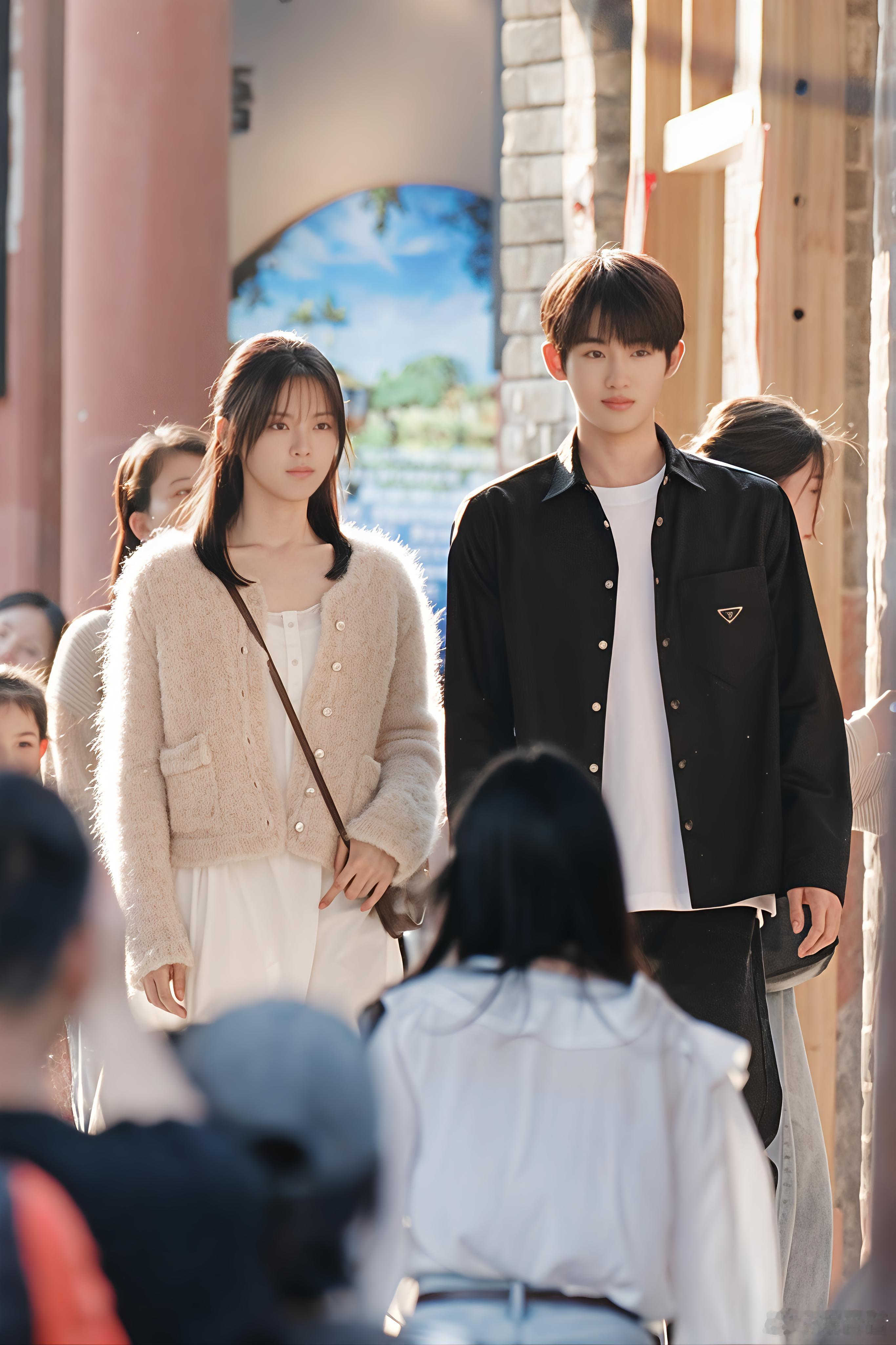 杨超越董思成一对萌萌人 双向救赎 + 青春校园的设定谁能不爱😜，猫的树 + 杨