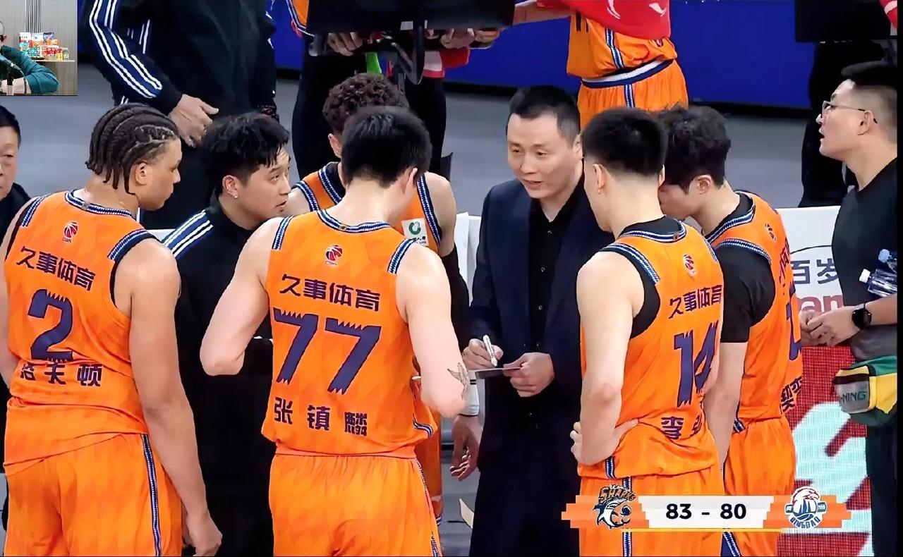 说实话，看了昨晚的上海与青岛的比赛很有感触！虽然青岛男篮惜败！但我认为青岛男篮打