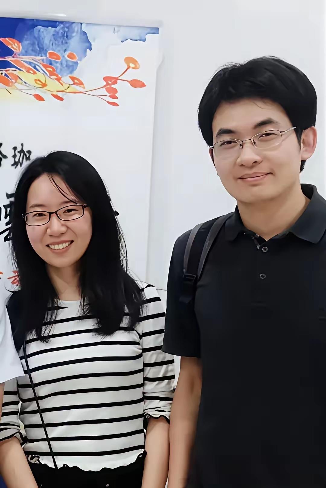 办公室门关上，外面的人只当是学术讨论。里面发生什么，学生不说，老师不提，最后全靠