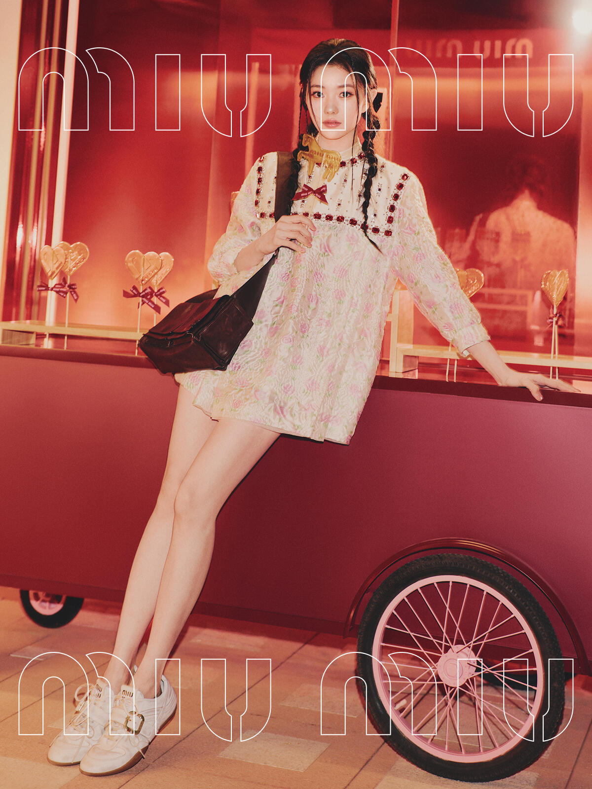 刘浩存 in 𝐌𝐢𝐮 𝐌𝐢𝐮品牌大使全新大片，身穿 Miu Miu 